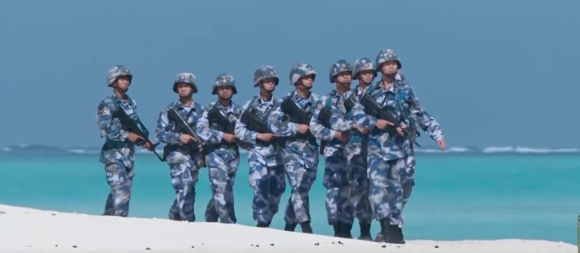 走進(jìn)人民海軍